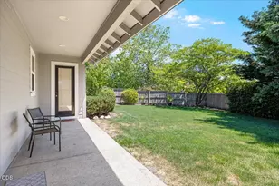 3880 Crystal Springs Dr, Medford, OR 97504 - Photo 27