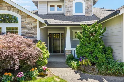 3880 Crystal Springs Drive, Medford, OR 97504 - Photo 3