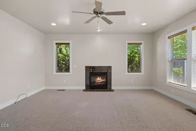 3880 Crystal Springs Drive, Medford, OR 97504 - Photo 7