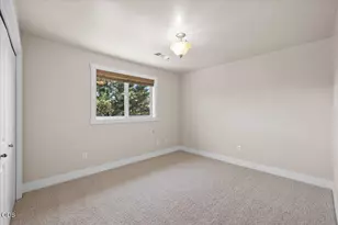 3880 Crystal Springs Dr, Medford, OR 97504 - Photo 27