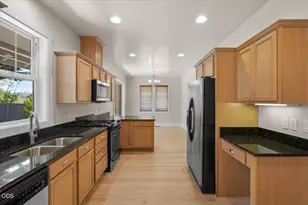 3880 Crystal Springs Dr, Medford, OR 97504 - Photo 11