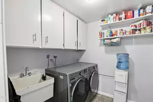 1741 Serenity Dr, Medford, OR 97504 - Photo 15