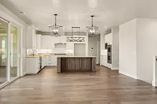 5615 Autumn Park Dr, Medford, OR 97504 - Photo 15