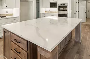 5615 Autumn Park Dr, Medford, OR 97504 - Photo 17