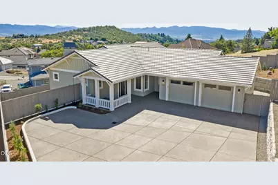5615 Autumn Park Drive, Medford, OR 97504 - Photo 1