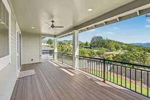 5615 Autumn Park Dr, Medford, OR 97504 - Photo 23
