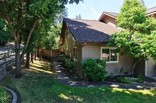 1025 Anglers Pl, Shady Cove, OR 97539 - Photo 47