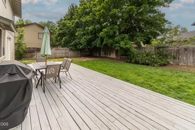 923 NW 22nd Court, Redmond, OR 97756 - Photo 17