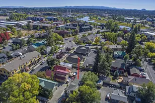 909 NW Delaware Ave, Bend, OR 97703 - Photo 35