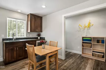 909 NW Delaware Avenue, Bend, OR 97703 - Photo 11