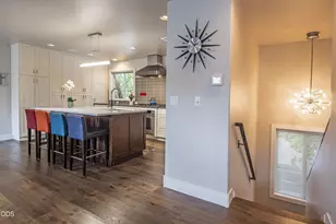 909 NW Delaware Ave, Bend, OR 97703 - Photo 5