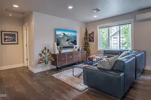 909 NW Delaware Ave, Bend, OR 97703 - Photo 11