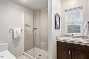 909 NW Delaware Ave, Bend, OR 97703 - Photo 15