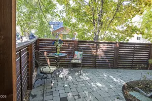 909 NW Delaware Ave, Bend, OR 97703 - Photo 39