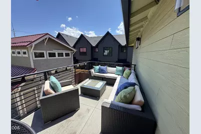 909 NW Delaware Avenue, Bend, OR 97703 - Photo 13