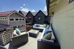909 NW Delaware Ave, Bend, OR 97703 - Photo 13