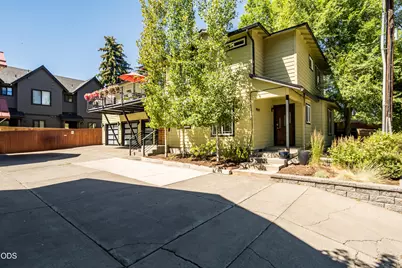 909 NW Delaware Avenue, Bend, OR 97703 - Photo 1