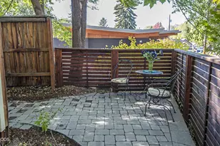909 NW Delaware Ave, Bend, OR 97703 - Photo 37