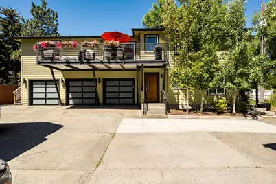 909 NW Delaware Avenue, Bend, OR 97703 - Photo 3