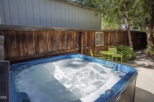 909 NW Delaware Ave, Bend, OR 97703 - Photo 43