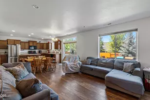 21382 NE Eagle Crossing Ave, Bend, OR 97701 - Photo 13