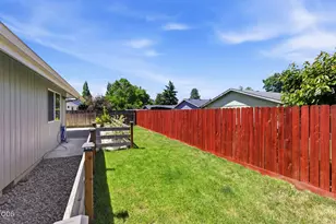 633 Cedar St, Independence, OR 97351 - Photo 31