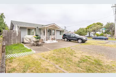 2025 Pine Street, Florence, OR 97439 - Photo 19