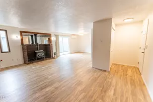 2025 Pine St, Florence, OR 97439 - Photo 5