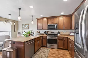 1922 Modena Ln, Medford, OR 97501 - Photo 9