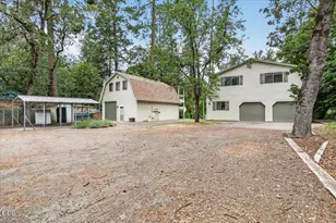 2204 Lampman Rd, Gold Hill, OR 97525 - Photo 5