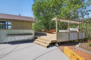 1748 NW Crescent Dr, Grants Pass, OR 97526 - Photo 33