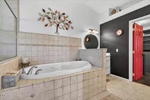 1748 NW Crescent Dr, Grants Pass, OR 97526 - Photo 43