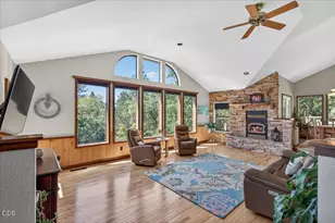 1748 NW Crescent Dr, Grants Pass, OR 97526 - Photo 11