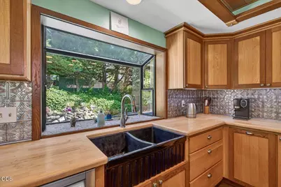 1748 NW Crescent Drive, Grants Pass, OR 97526 - Photo 21