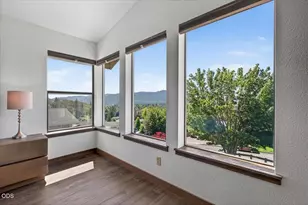 1748 NW Crescent Dr, Grants Pass, OR 97526 - Photo 39
