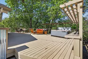 1748 NW Crescent Dr, Grants Pass, OR 97526 - Photo 31