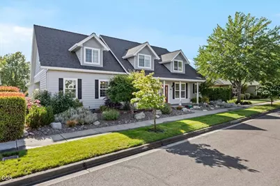 928 Buck Point Street, Central Point, OR 97502 - Photo 3