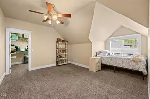 928 Buck Point St, Central Point, OR 97502 - Photo 33