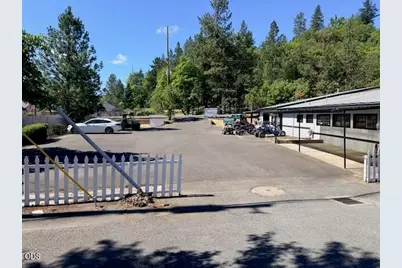 785 Rogue River Highway, Grants Pass, OR 97527 - Photo 3