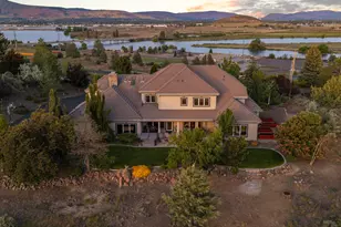 2646 Fairway Dr, Klamath Falls, OR 97601 - Photo 3
