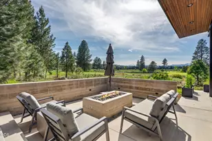 61591 Hosmer Lake Dr, Bend, OR 97702 - Photo 3