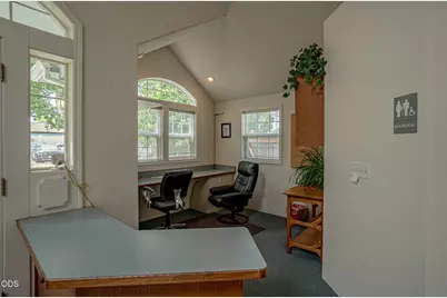 11 Tripp Street, Medford, OR 97504 - Photo 7
