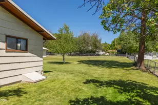 1803 Hope St, Klamath Falls, OR 97603 - Photo 25