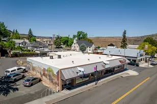 502 Deschutes Ave, Maupin, OR 97037 - Photo 1