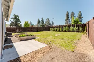 623 SE Glencoe Pl, Bend, OR 97702 - Photo 43
