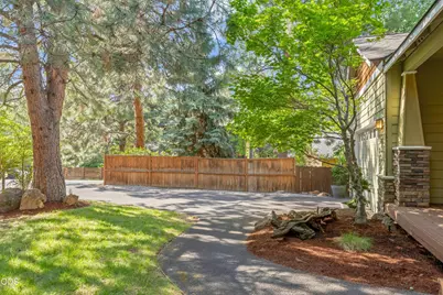 61192 SW Tall Timber Court, Bend, OR 97702 - Photo 37
