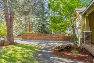 61192 SW Tall Timber Ct, Bend, OR 97702 - Photo 37