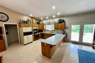 2075 SW Allen Creek Rd, Grants Pass, OR 97527 - Photo 9