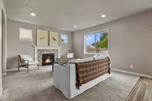 21278 SE Daylily Ave, Bend, OR 97702 - Photo 9