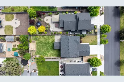 21278 SE Daylily Avenue, Bend, OR 97702 - Photo 41
